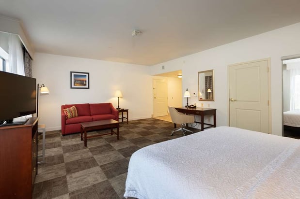 Images Hampton Inn & Suites Baton Rouge - I-10 East