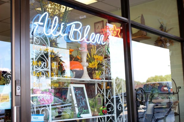 Images Ali Bleu Flowers