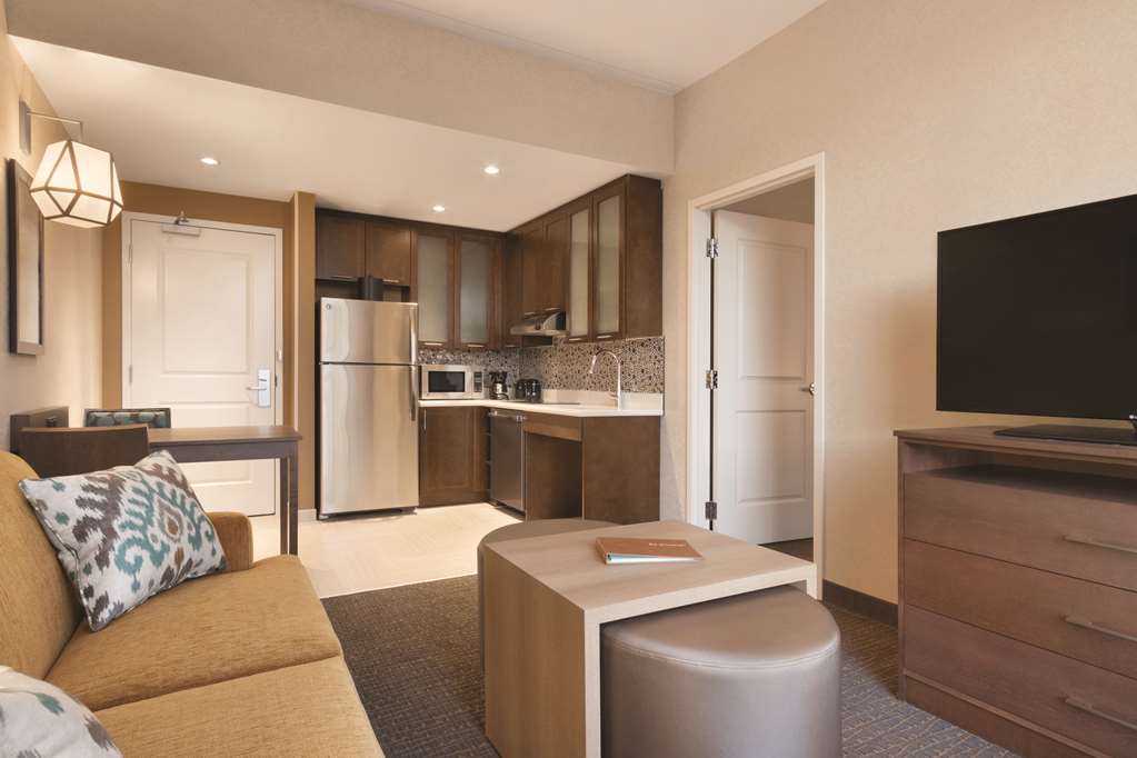 Guest room Homewood Suites by Hilton Calgary Downtown Calgary (587)352-5500