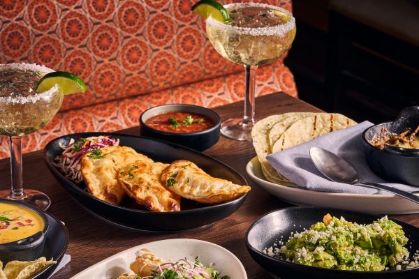 Looking for a place to catch the match?
Skip the cover charges and settle in at the bar. We’ve got t 