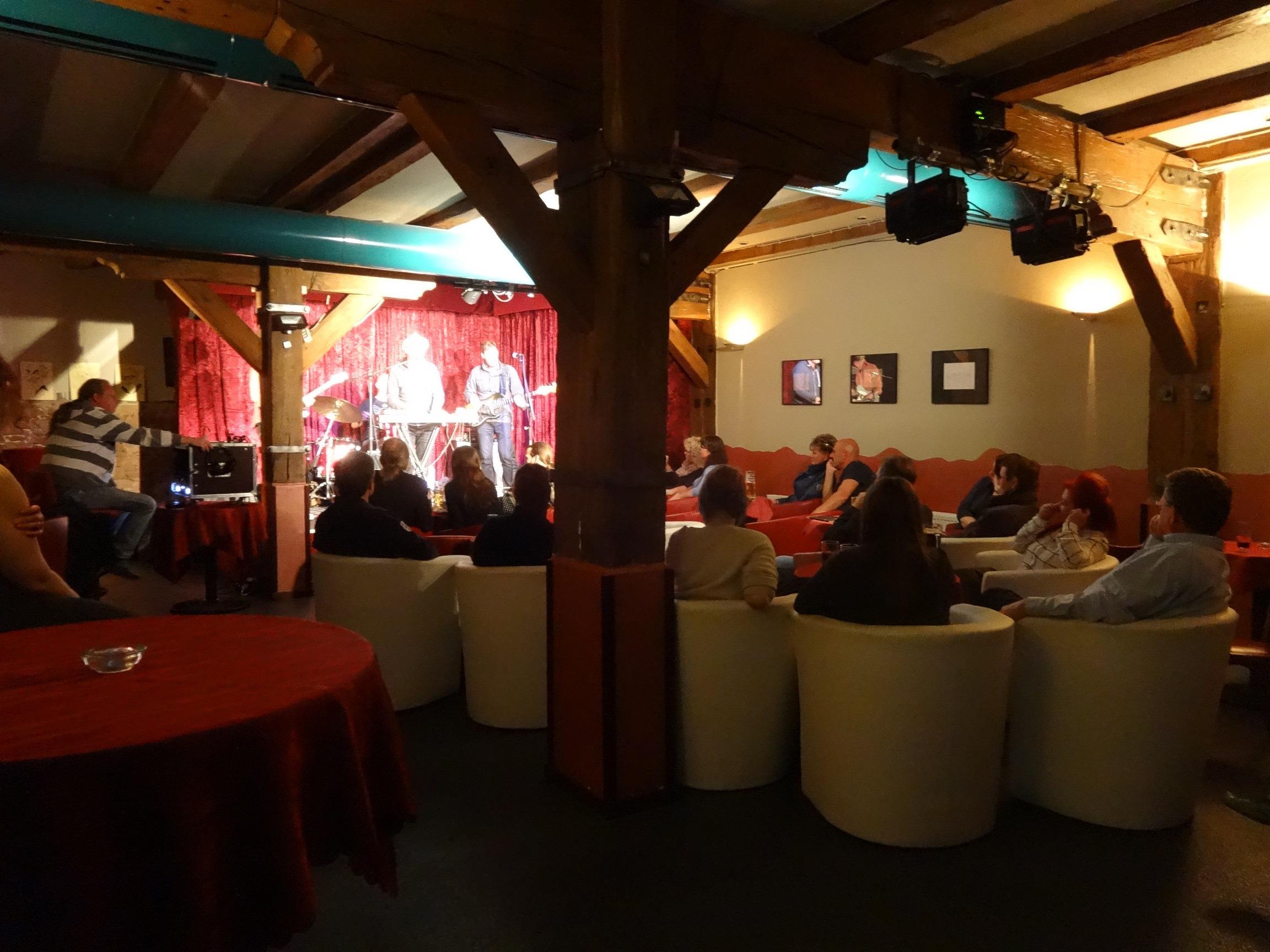 der Nebenraum für kleinere Feiern bis 40 Personen, Live Auftritte und das Kabarett "Die Kiebitzensteiner"