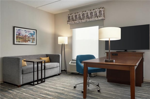 Images Hampton Inn & Suites Pittsburgh/Harmarville