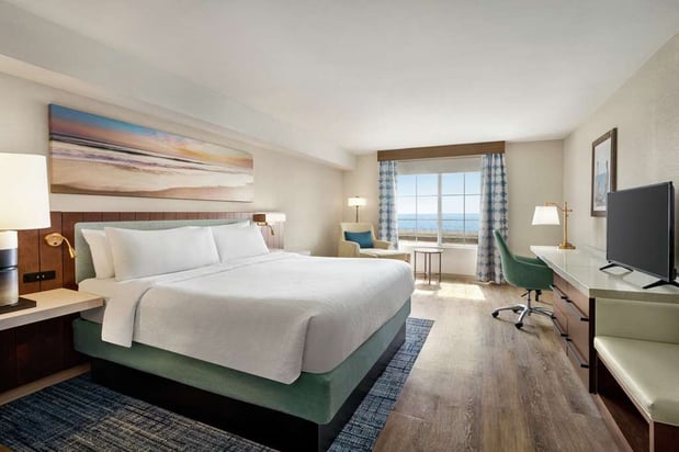 Images Hilton Garden Inn Carlsbad Beach
