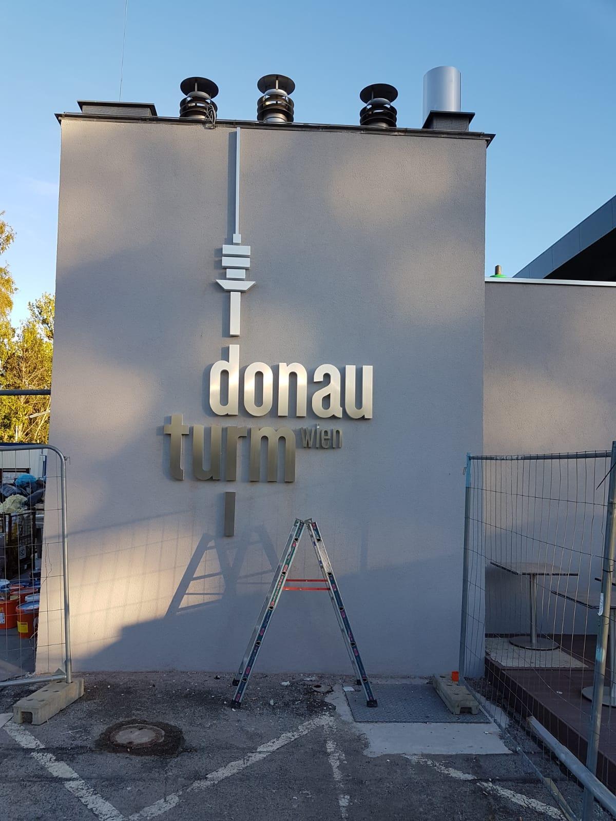 lightsign gmbh, Industriezentrum NÖ Süd Straße 2b Obj M26 in Wiener Neudorf