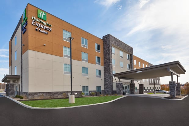 Images Holiday Inn Express & Suites Wooster by IHG