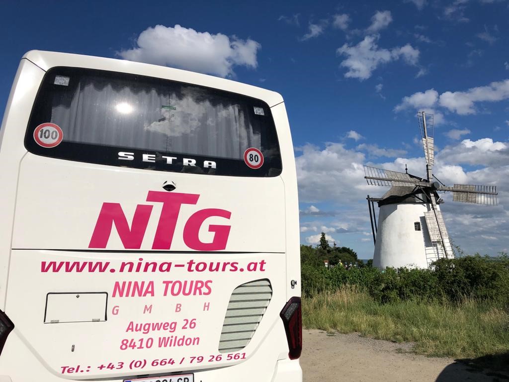 Busunternehmen - Reisebüro - Taxi  - Nina Tours GmbH, Augweg 26 in Wildon