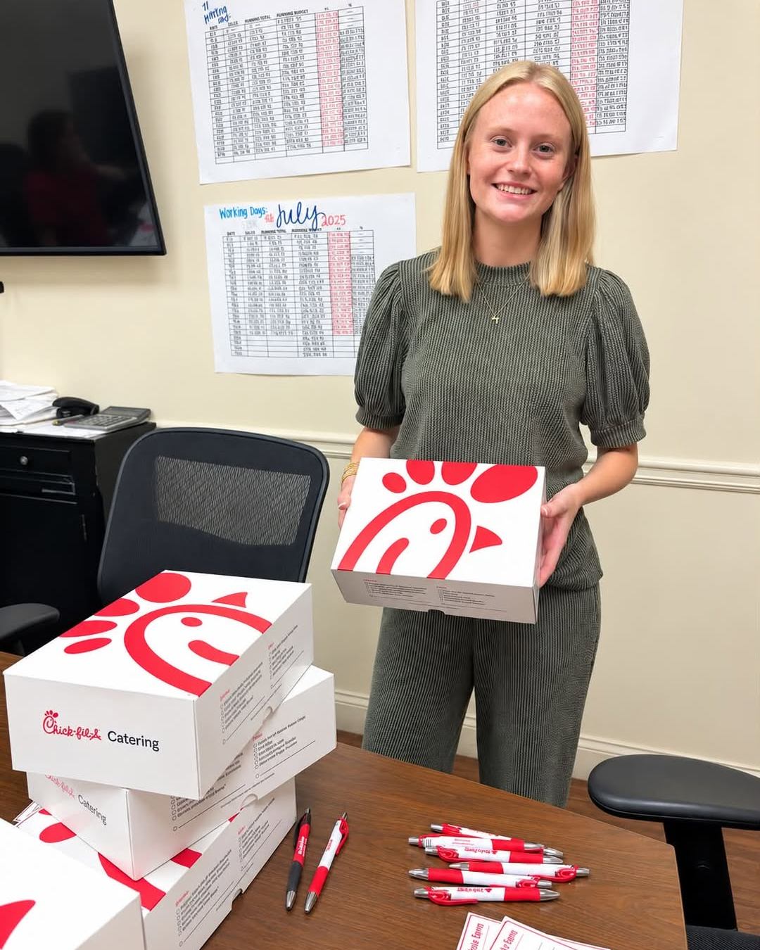 Being a good neighbor means showing appreciation for those who make our community great! Our team delivered Chick-fil-A lunch to a local body shop. We appreciate their support and the work they do for our community!