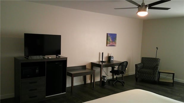 Images HOM Hotel Gainesville, SureStay Collection by Best Western