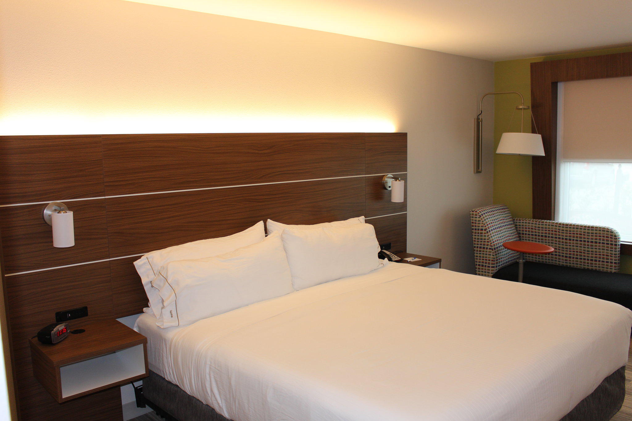 Images Holiday Inn Express & Suites Mississauga-Toronto Southwest, an IHG Hotel