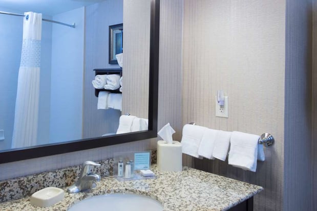 Images Hampton Inn & Suites Bismarck Northwest