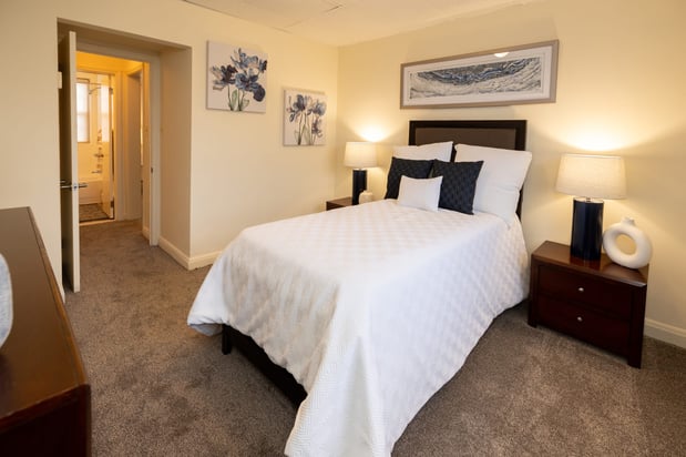 Images Loch Bend Apartments