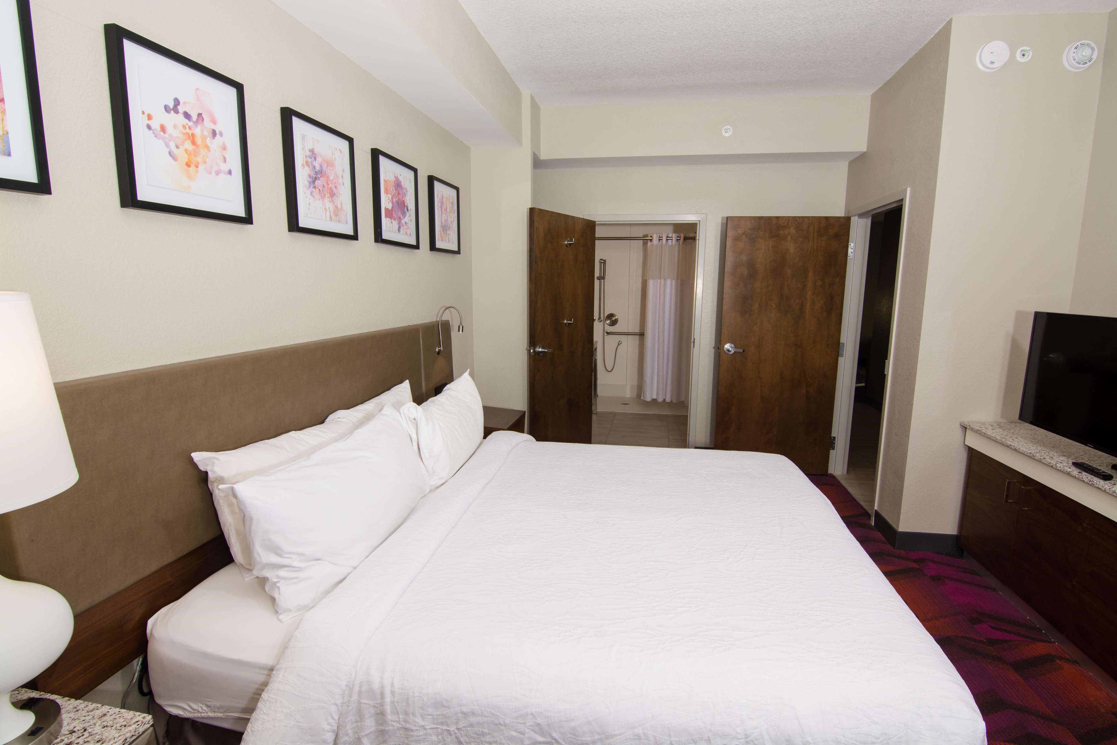 Guest room