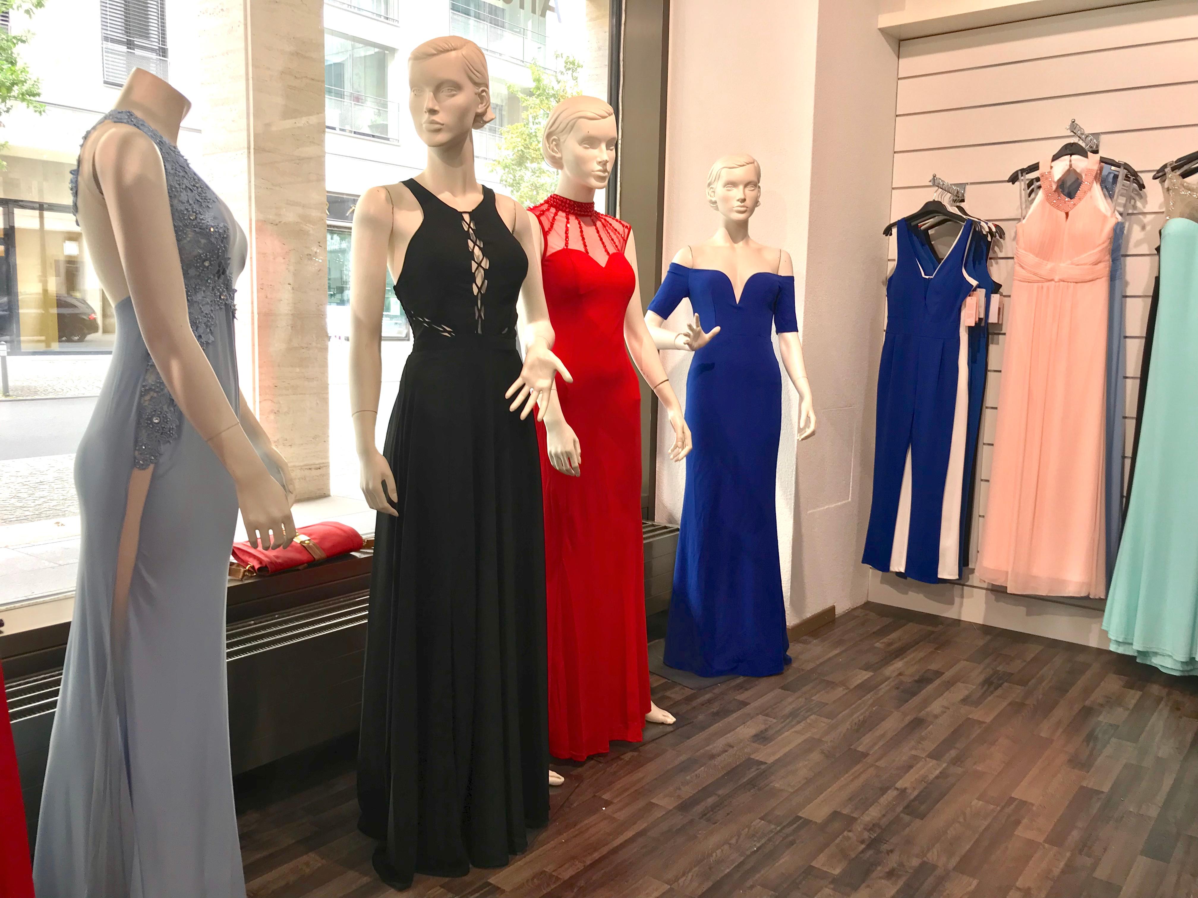 Akiner Boutique Express-Schneiderei, Richtiarkade 6 in Wallisellen