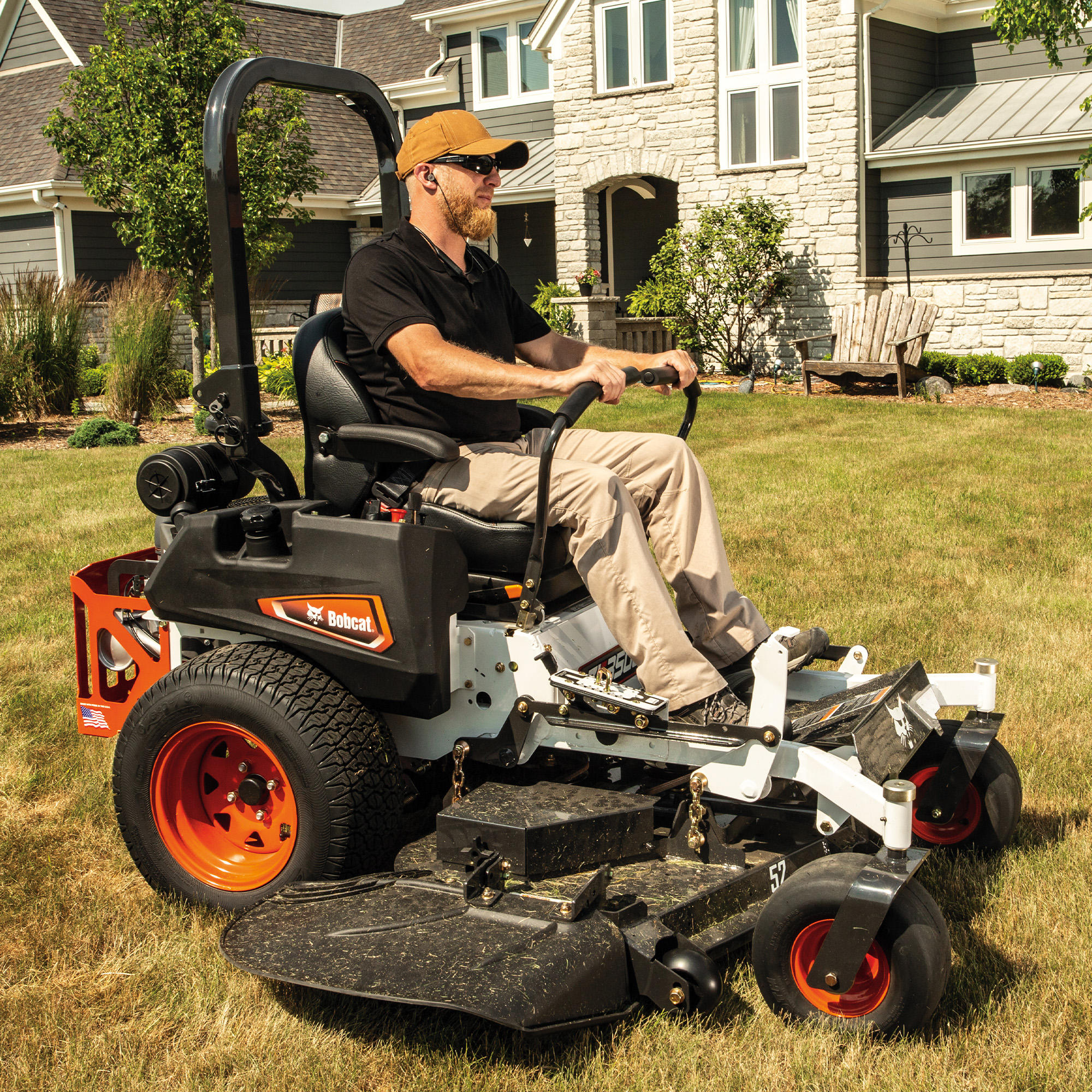 A Bobcat ZT3500 zero-turn mower G.C. DUKE EQUIPMENT LTD Burlington (800)883-0761