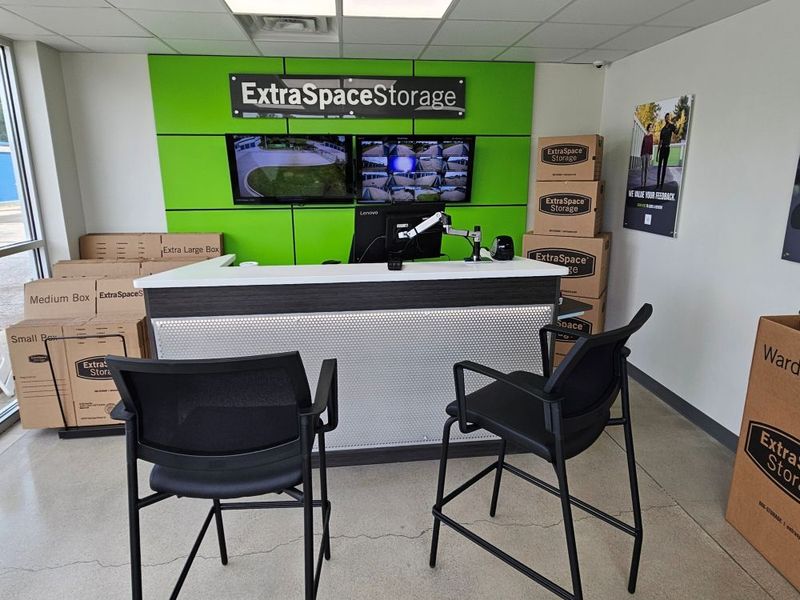 Security Screens - Storage Express at 2950 S Lynhurst Dr, Indianapolis, IN 46241
