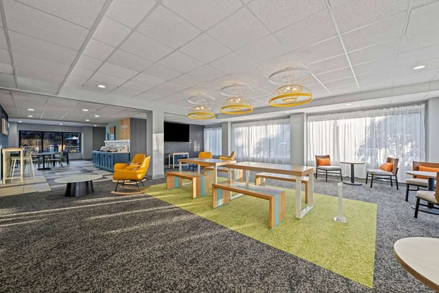 Images Spark by Hilton Tuscaloosa University