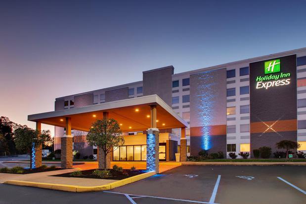 Images Holiday Inn Express Pittston - Scranton Airport, an IHG Hotel