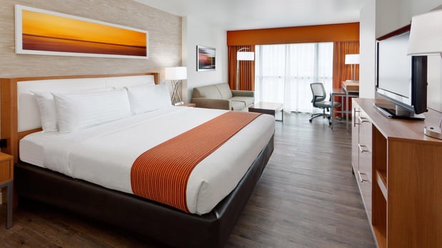 Images Holiday Inn San Antonio-Riverwalk by IHG