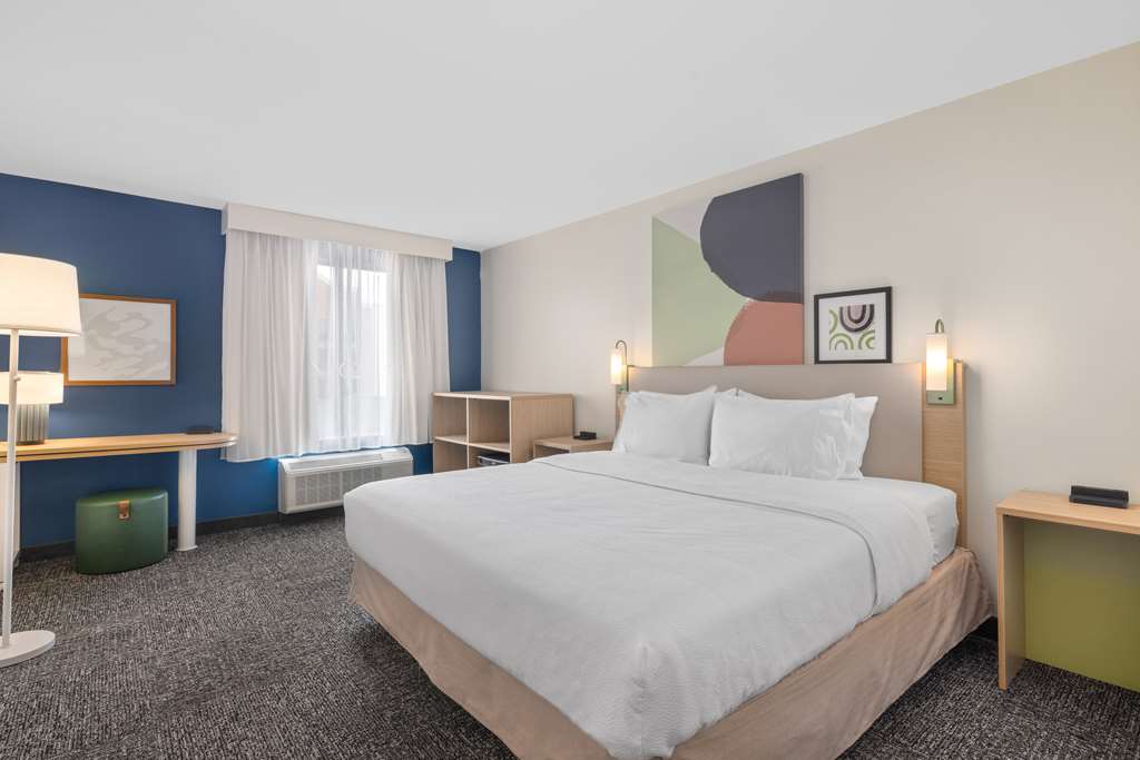 Guest room