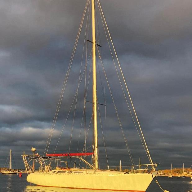 Images Poet's Lounge Sailing Charters