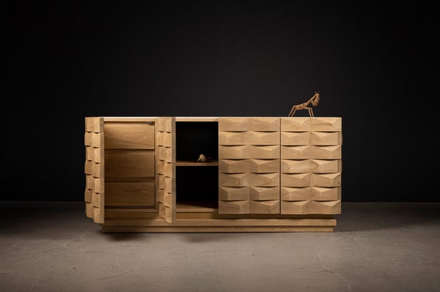 Images SENTIENT Furniture