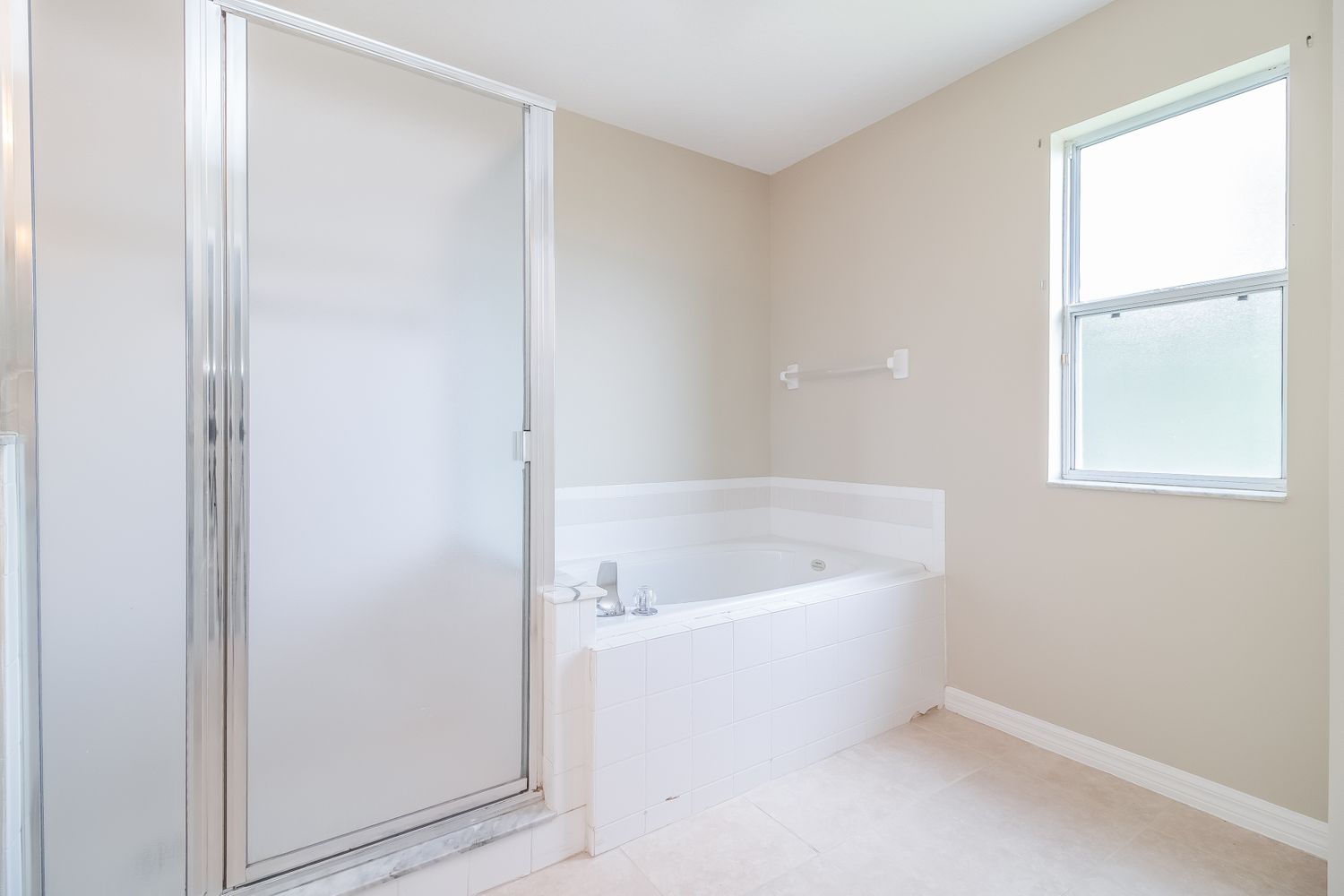 Beautiful bathroom of an Invitation Homes property in Orlando, Florida.