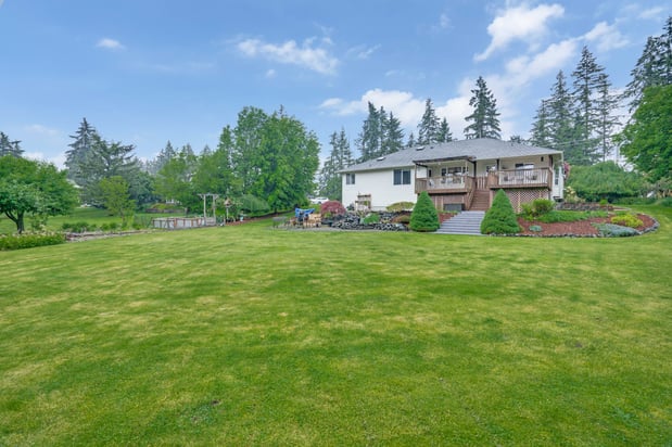 Images Melissa Jacobs | REALTOR | COMPASS