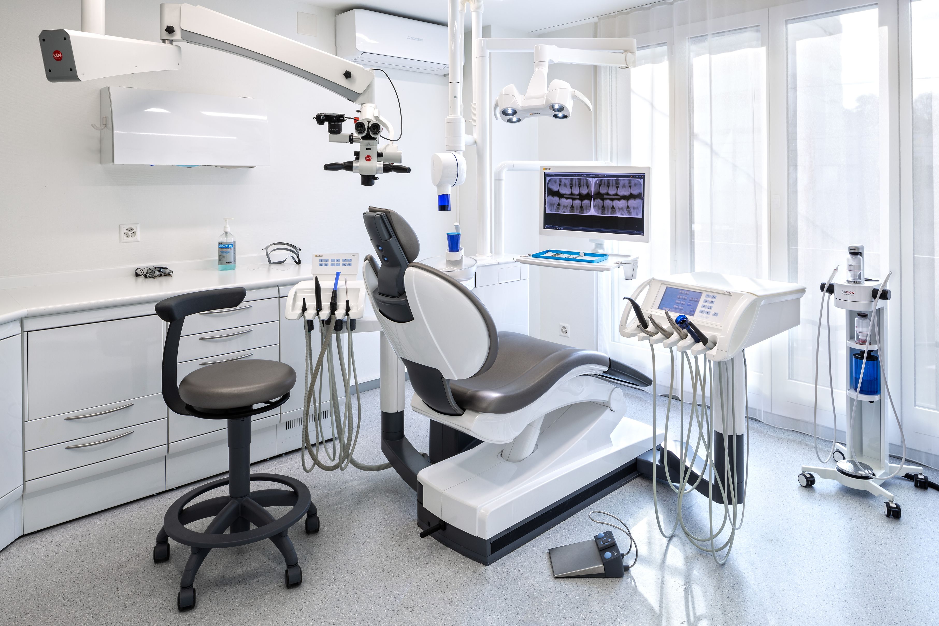 Bilder Zahnarztpraxis zur alten Waage, Dr. med. dent. Martin Wüest, Dr. med. dent. Dominik Rychen