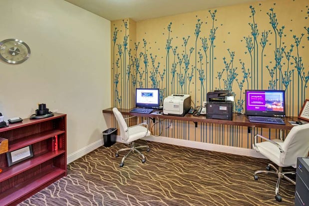 Images Hilton Garden Inn Portland Airport