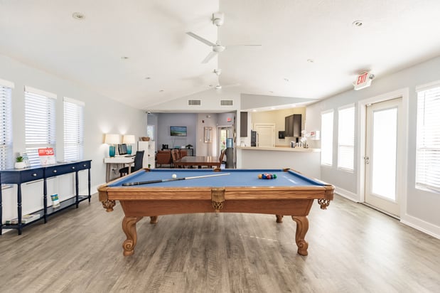 Images Harbour Pointe Apartment Homes