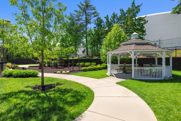 Images Deerfield Apartments