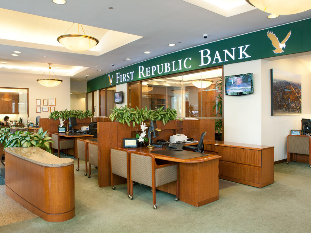 1 first bank. Рипаблик Бэнк. First Republic Bank. Парк банк. First Republic Bank logo.