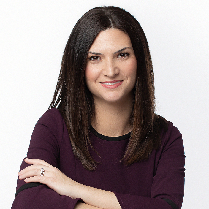 Alison Williams Headshot.