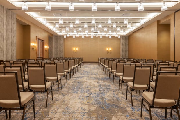Images Holiday Inn & Suites Nashville Downtown - Broadway by IHG