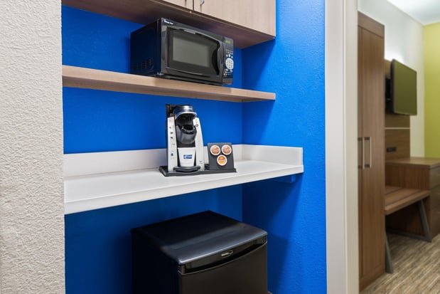 Images Holiday Inn Express & Suites Columbus Airport East by IHG