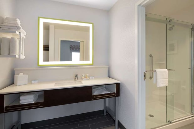 Images Hampton Inn & Suites Raleigh Midtown