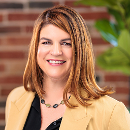 Kathy Findlay headshot.