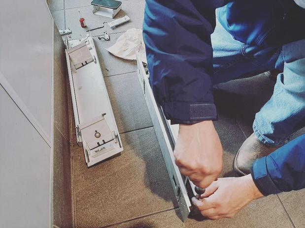 Images Bob's Lock Safe and Key 24 Hour Locksmith