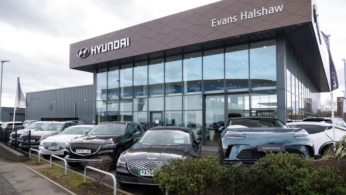 Evans Halshaw Genesis Leeds Exterior