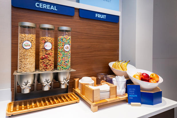 Images Holiday Inn Express & Suites Romeoville - Joliet North by IHG