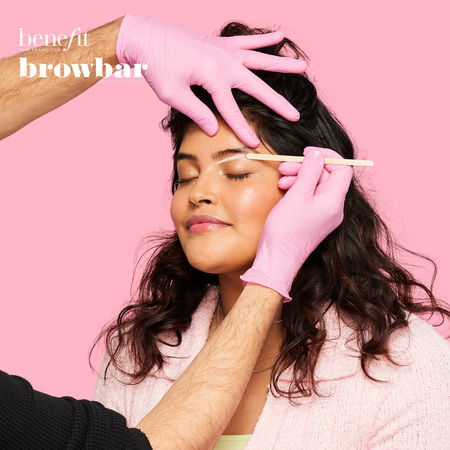 Bilder Benefit Cosmetics BrowBar Douglas Lübeck