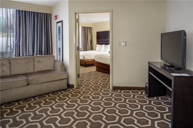 Images Embassy Suites by Hilton St. Louis Airport
