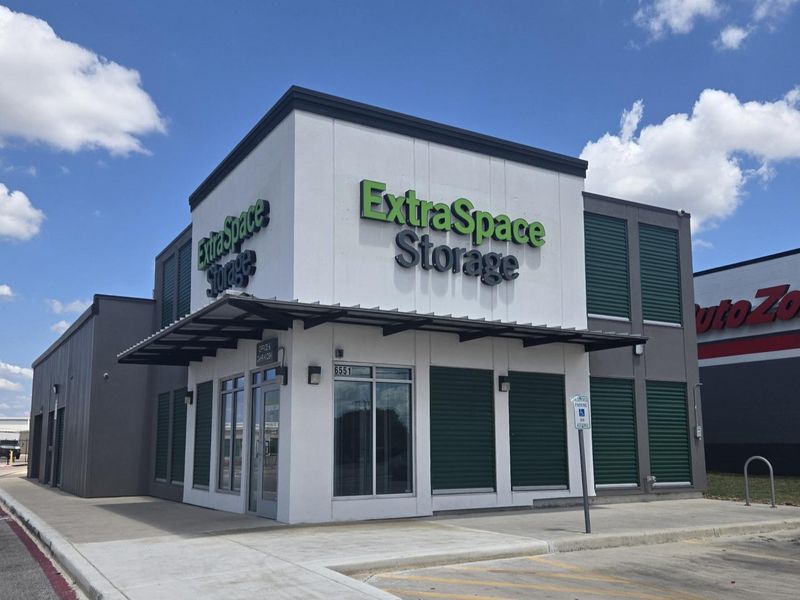 Images Extra Space Storage