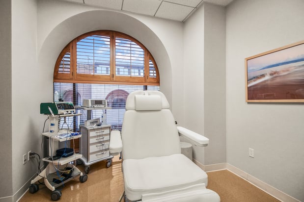 Images Moy, Fincher, Chipps Facial Plastics & Dermatology - Beverly Hills