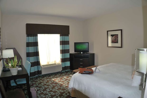Images Hampton Inn & Suites Nashville @ Opryland