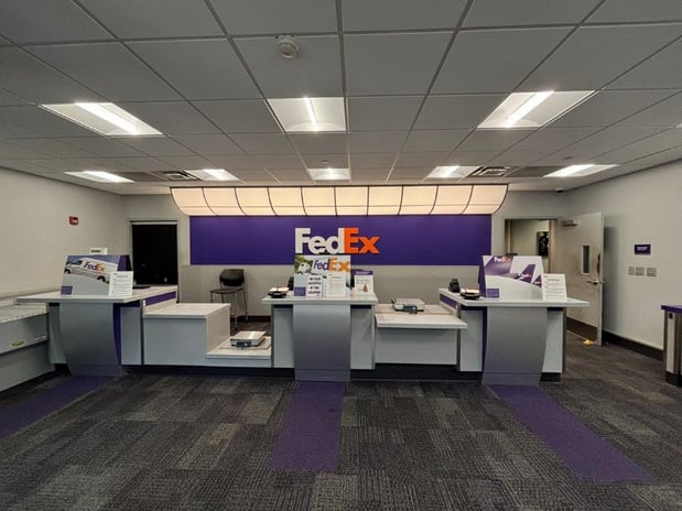 Images FedEx Office Ship Center