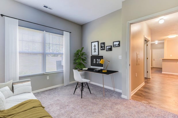 Images Avalon at Northbrook Apartments & Townhomes