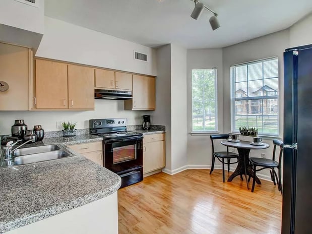 Images Red Hawk Ranch Apartments