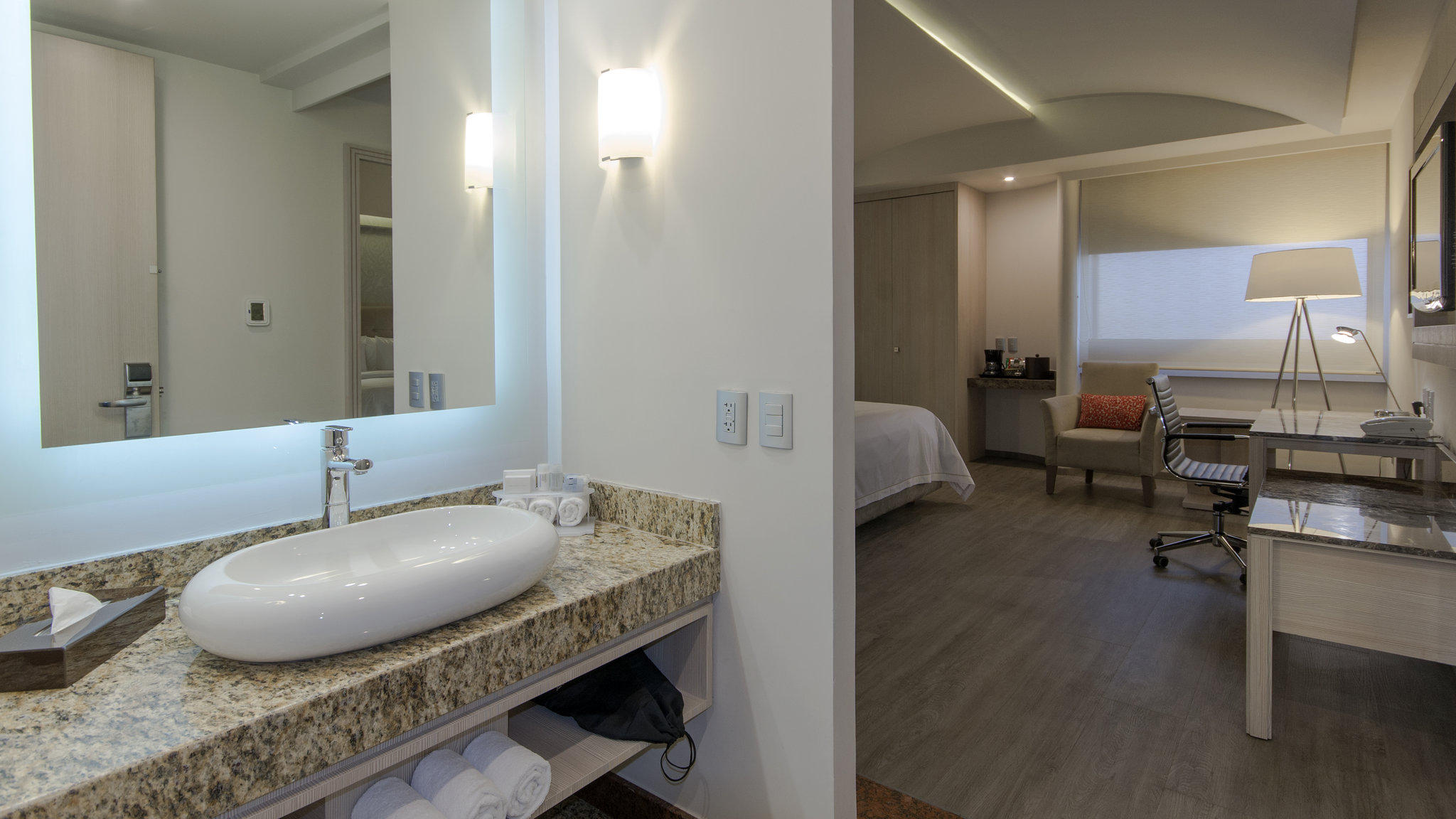 Images Holiday Inn Express Mexico - Toreo by IHG