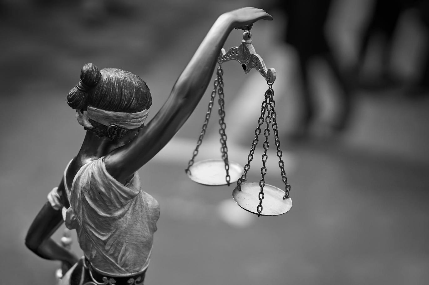 Images Wyz Law Group AB